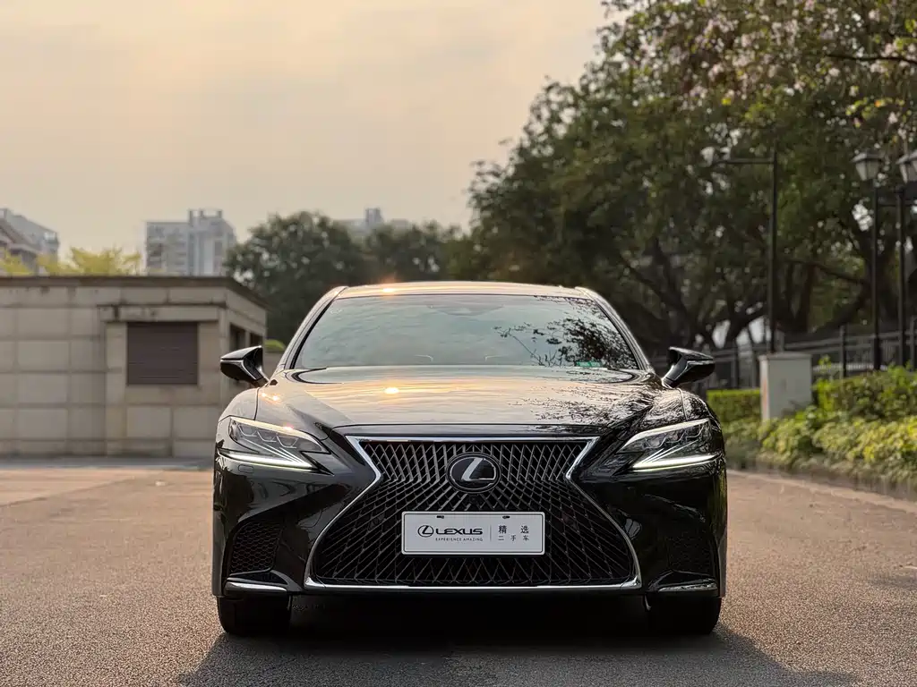 LEXUS LS