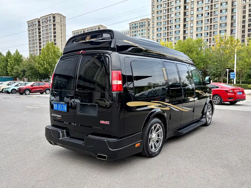 GMC Savana — миниатюра 6
