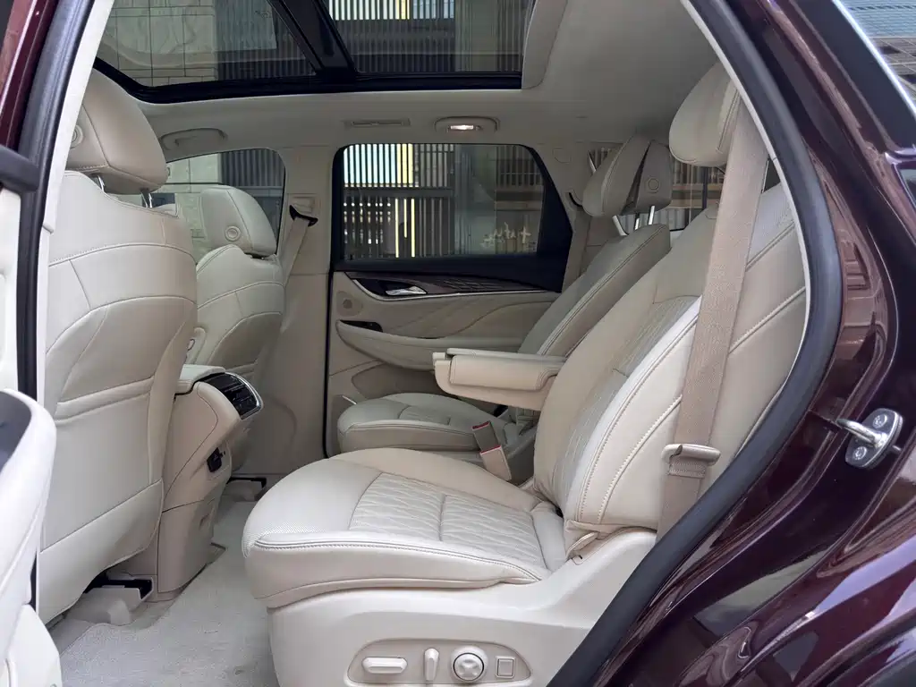 Buick Enclave — миниатюра 19