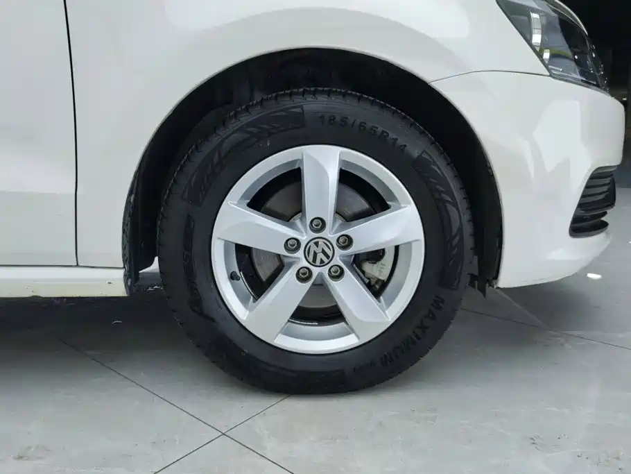 Volkswagen Polo — миниатюра 6