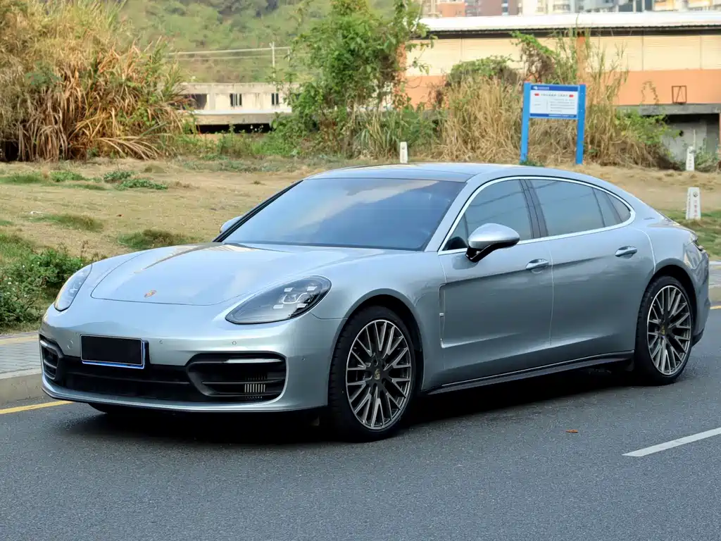 Porsche Panamera 2022
