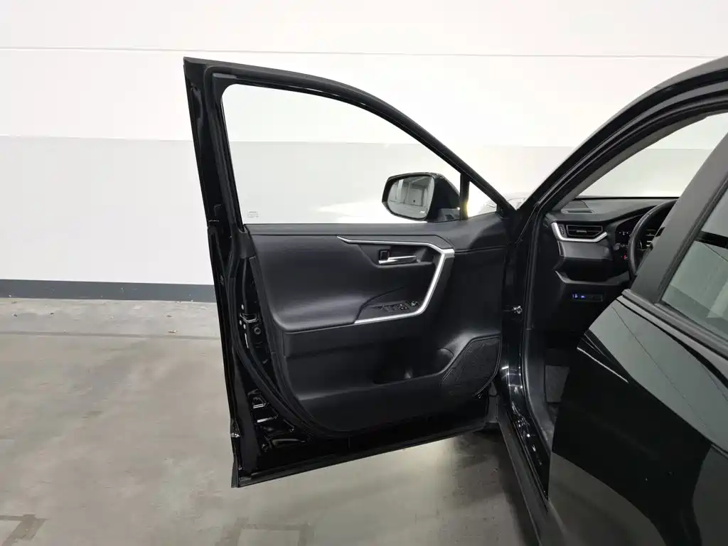 Toyota Wildlander — миниатюра 8