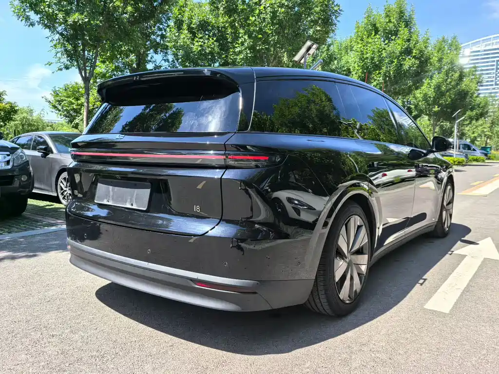 Li Auto i8 2025 Standard