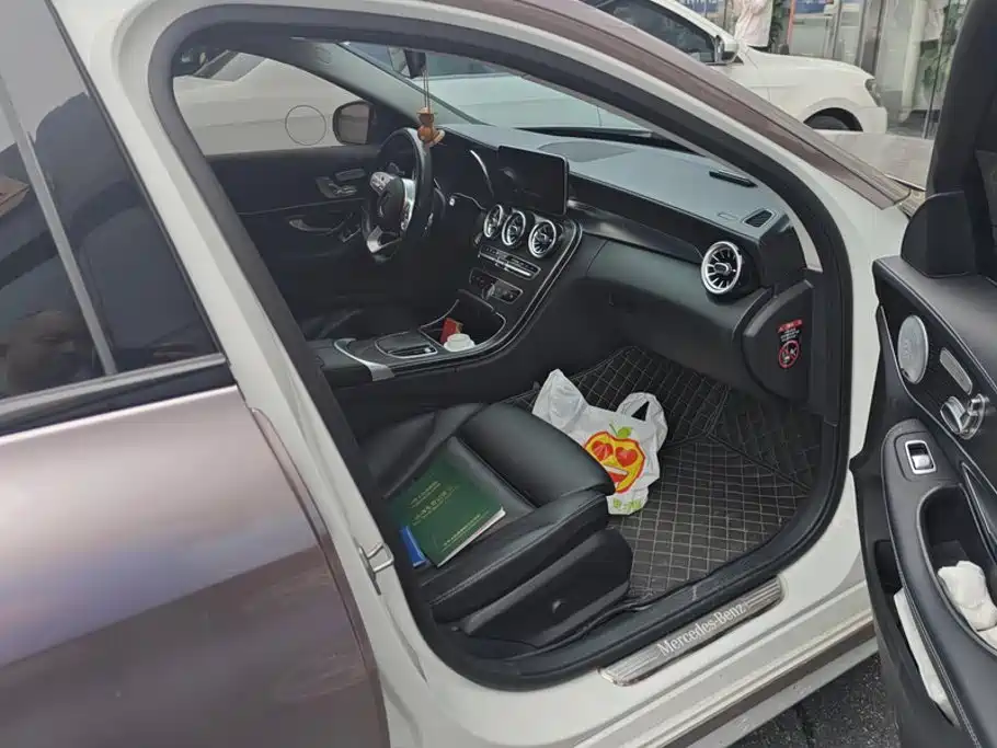 Mercedes-Benz C-Class — миниатюра 8