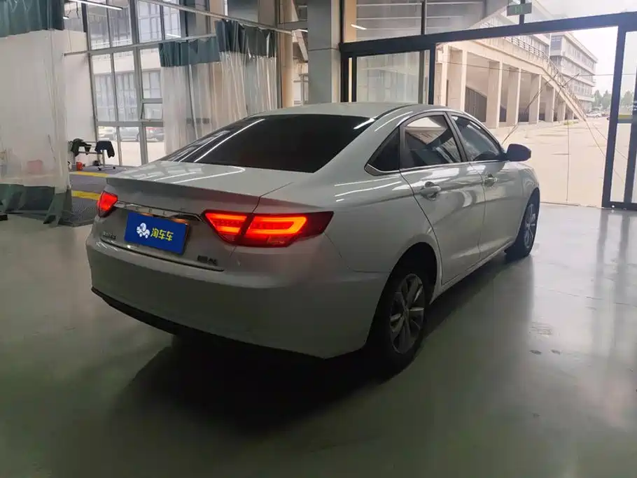 Geely Emgrand GL — миниатюра 3
