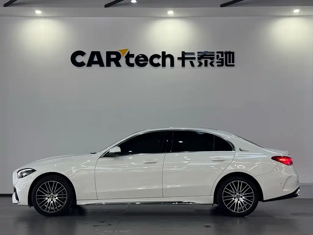 Mercedes-Benz C-Class — миниатюра 4