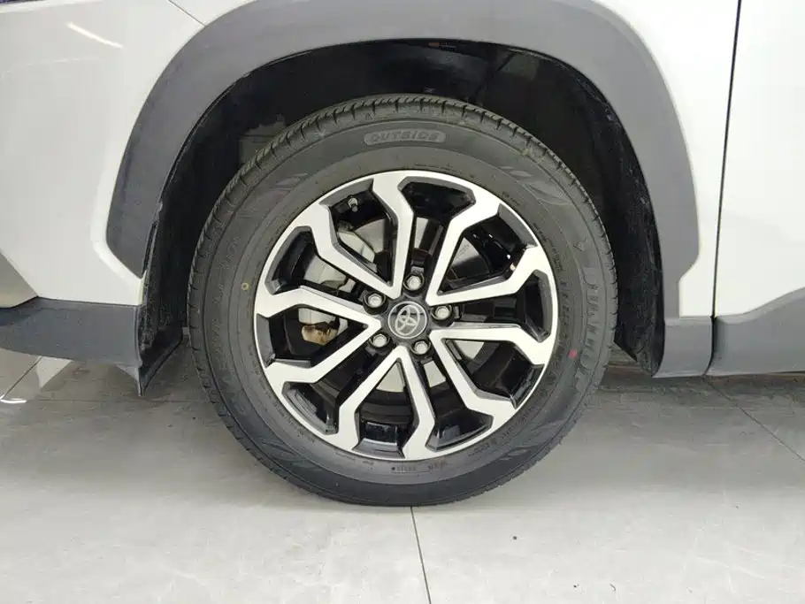 Toyota Frontlander — миниатюра 6