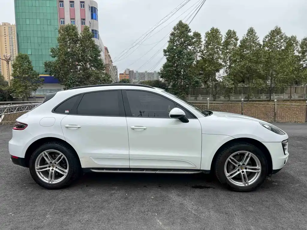 Porsche Macan — миниатюра 23