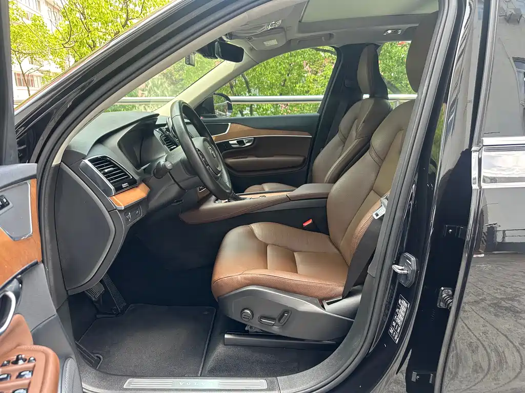 Volvo XC90 2019 T6 7 мест V