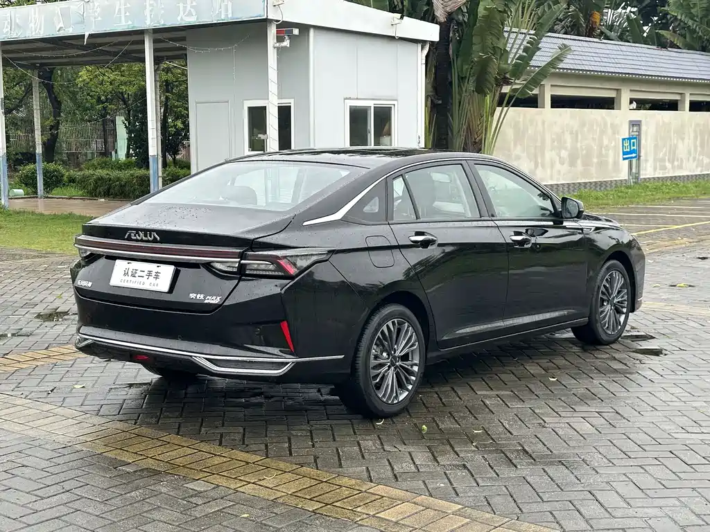 DONGFENG YI HYUN MAX