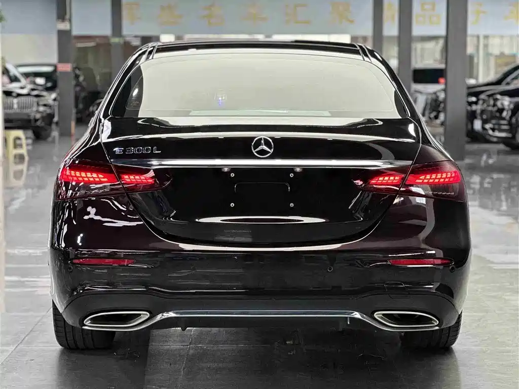 MERCEDES-BENZ E CLASS