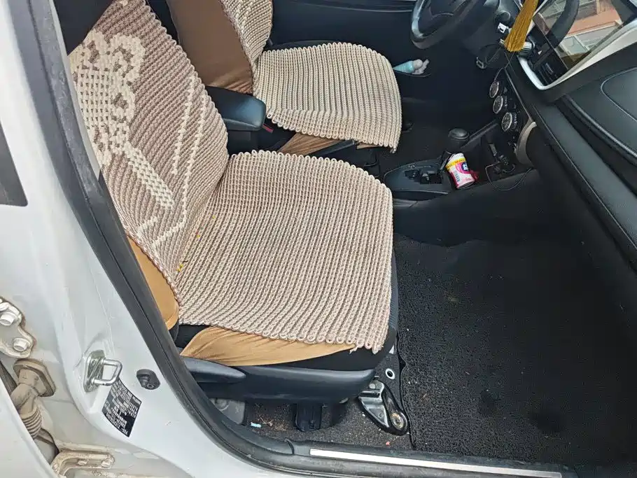 Toyota Yaris L — миниатюра 8