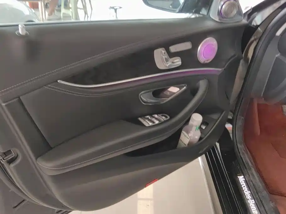 Mercedes-Benz E-Class — миниатюра 7