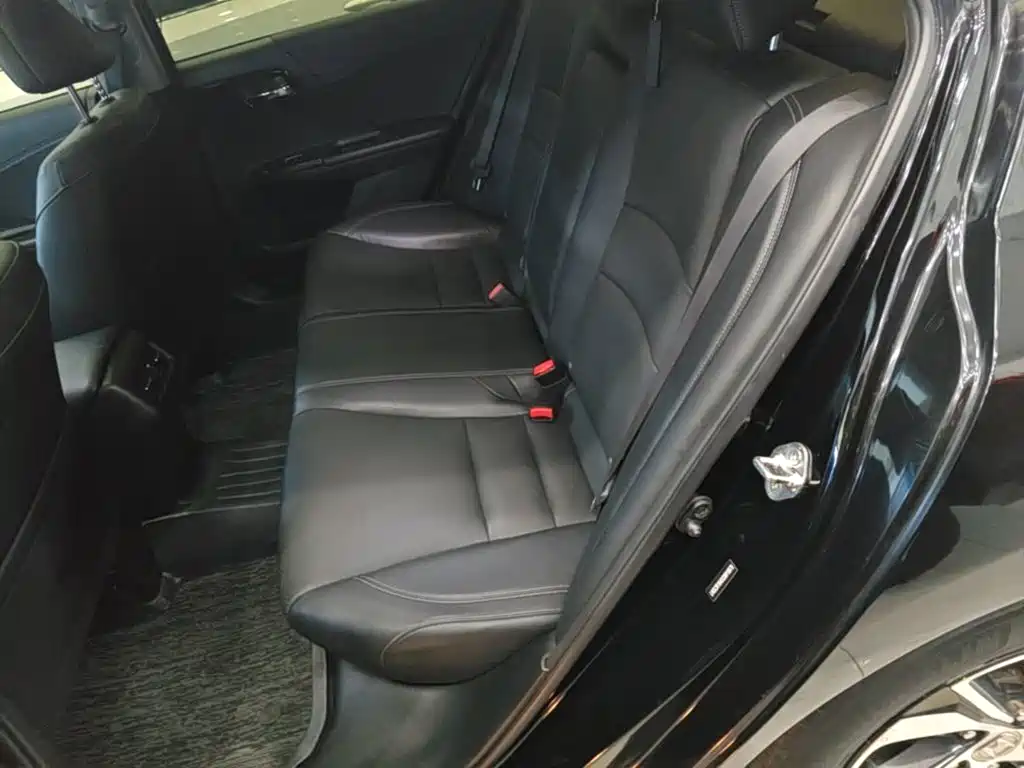 Honda Accord — миниатюра 17