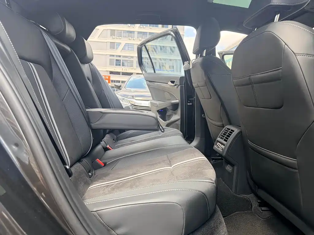 Volkswagen Golf 2023 280TSI DSG R-Line