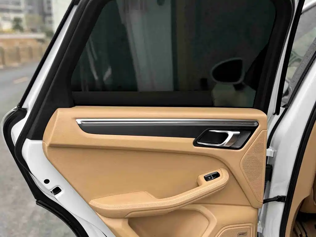 Porsche Macan — миниатюра 17