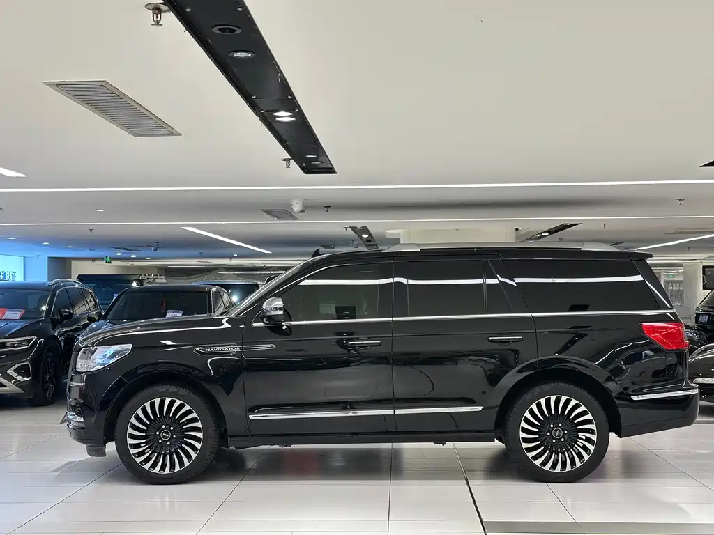 Lincoln Navigator — миниатюра 4