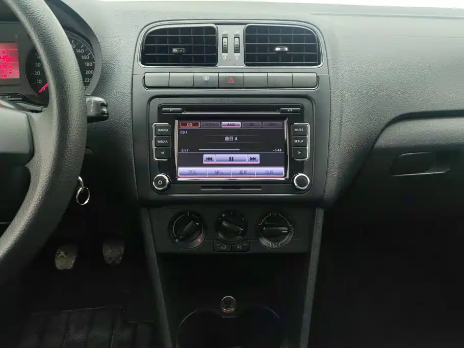 Volkswagen Polo — миниатюра 13