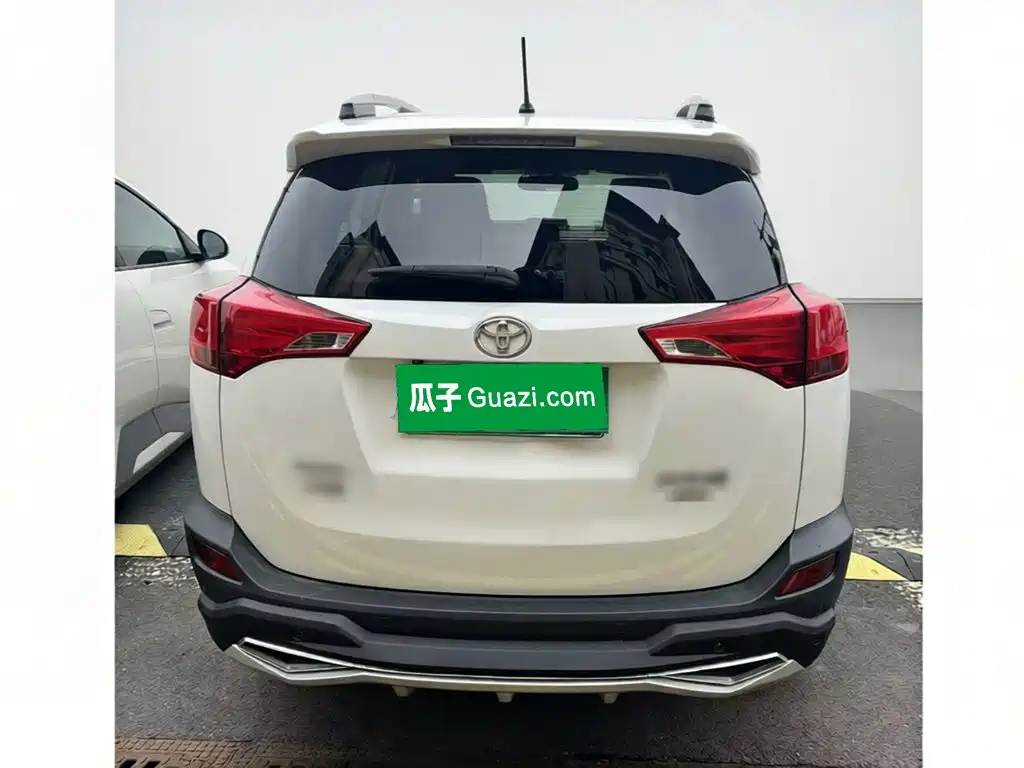 Toyota RAV4 — миниатюра 5