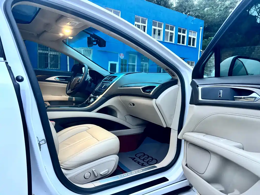 Lincoln MKZ — миниатюра 8