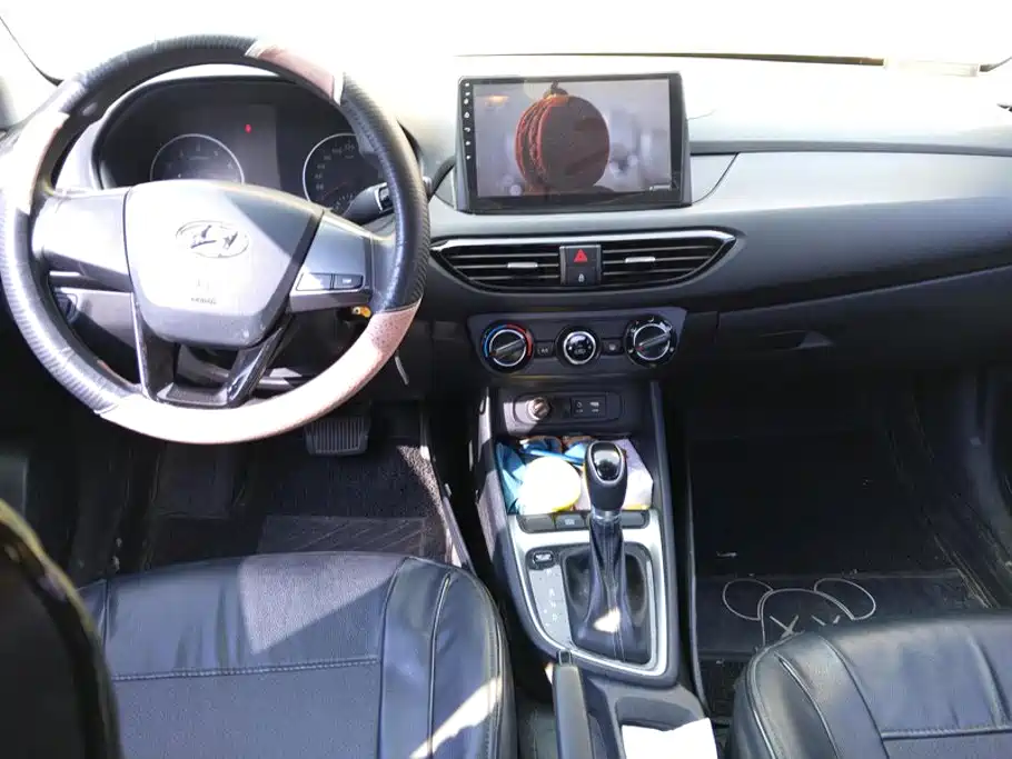 Hyundai Elantra — миниатюра 12