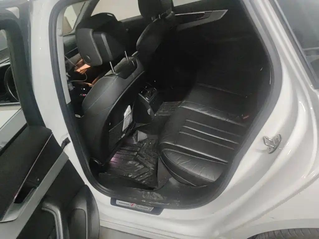 Audi A4L — миниатюра 14