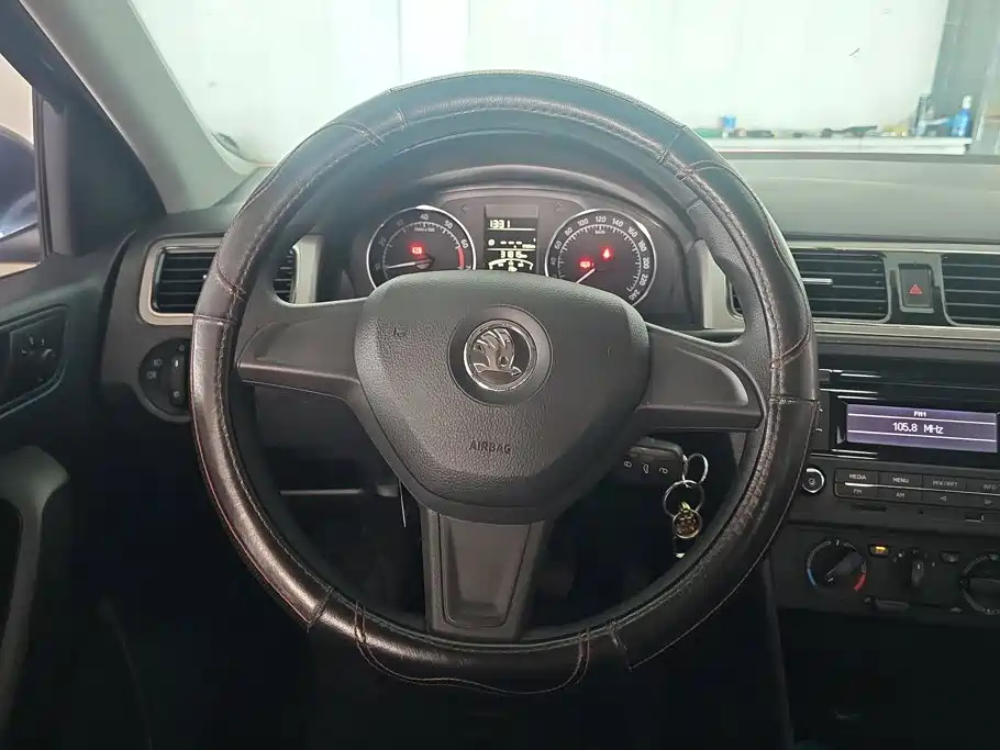 Skoda Rapid Spaceback — миниатюра 15