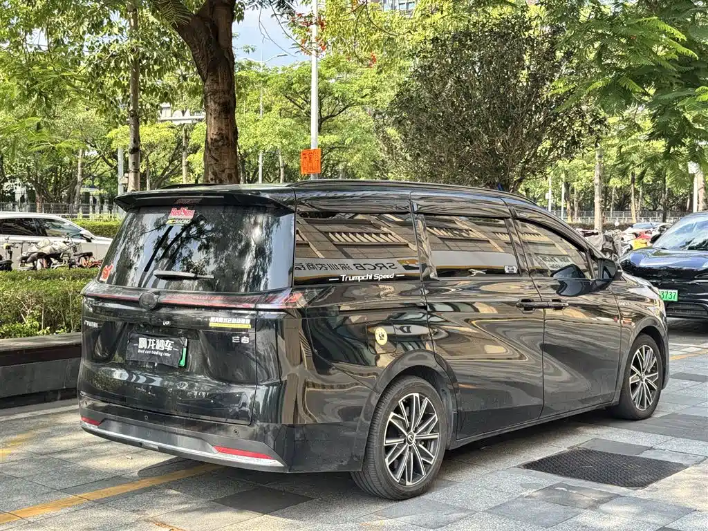 GAC Motor Trumpchi E8 PHEV — миниатюра 9