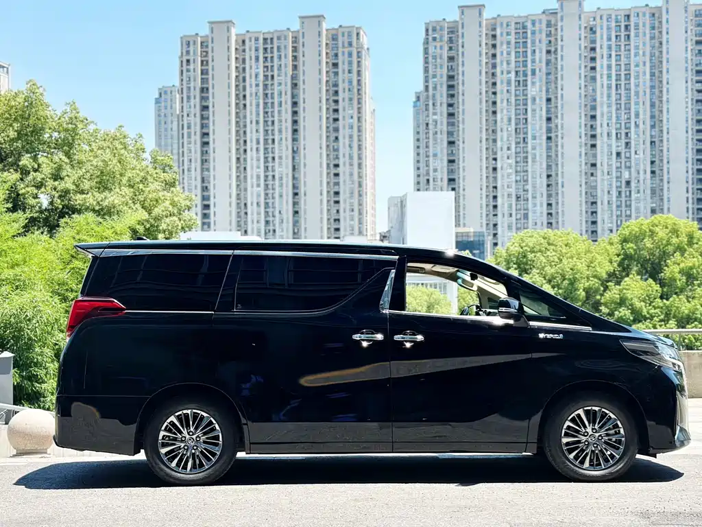 Toyota Alphard 2021 2.5L Luxury