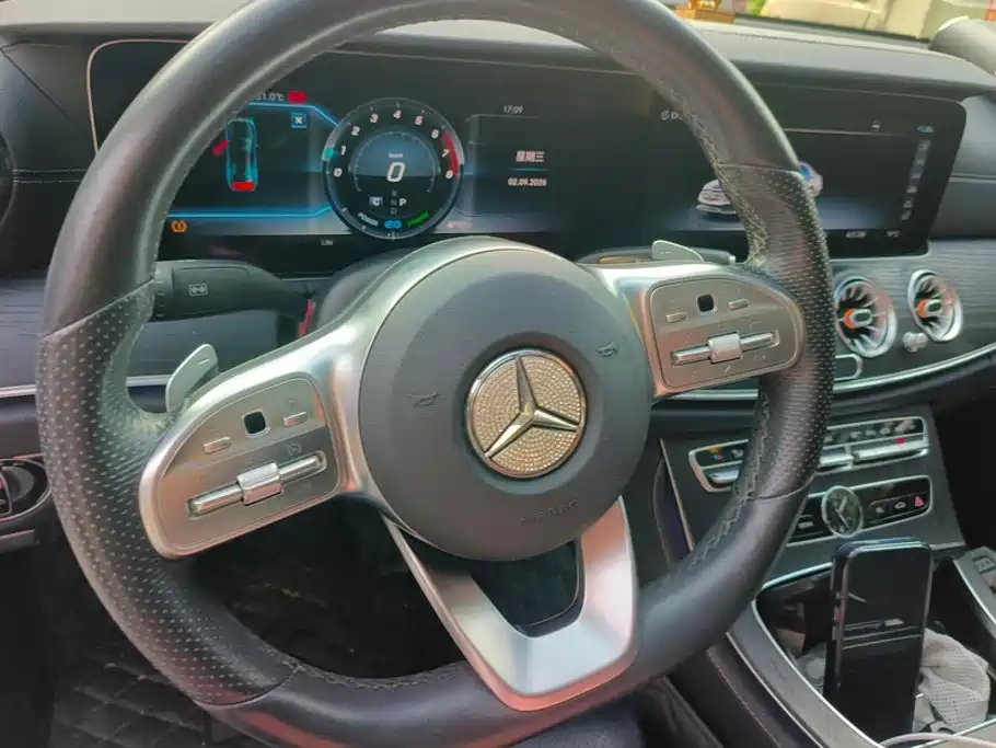 Mercedes-Benz E-Class — миниатюра 15