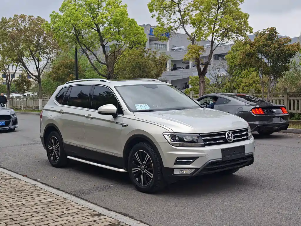 Volkswagen Tiguan L — миниатюра 3