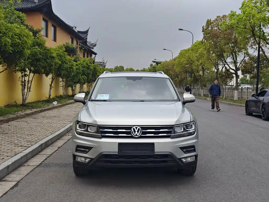 Volkswagen Tiguan L — миниатюра 2