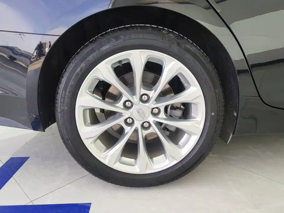 Cadillac CT5 — миниатюра 6