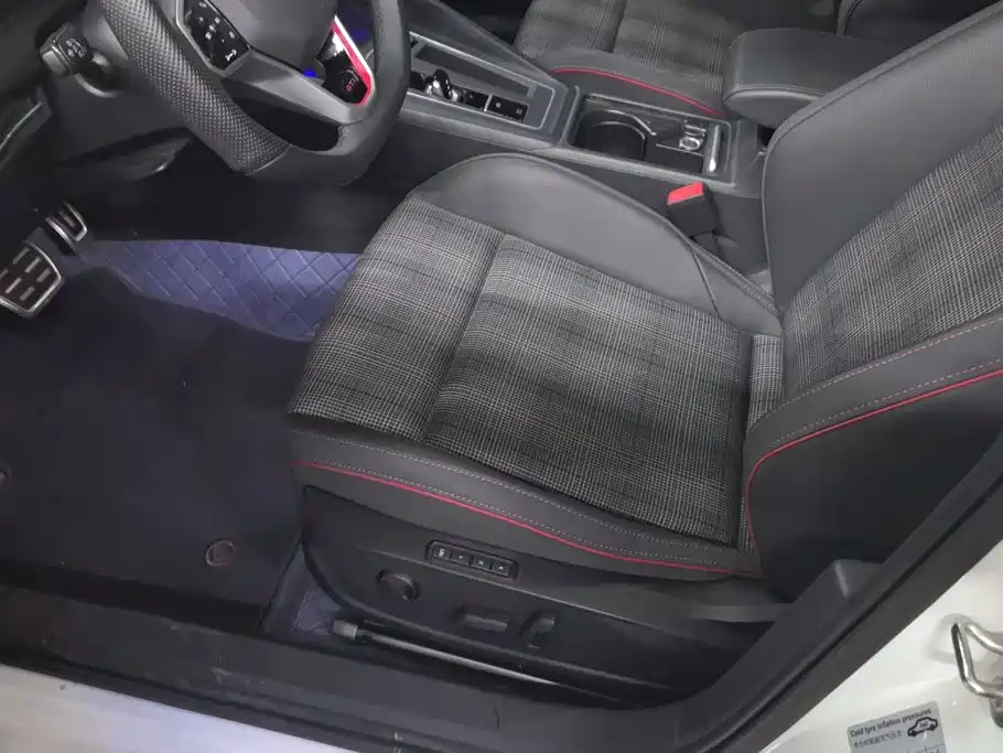 Volkswagen Golf GTI — миниатюра 9