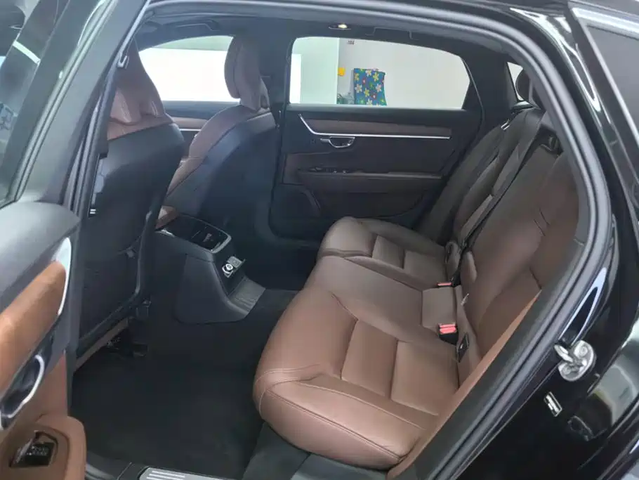 Volvo S90 — миниатюра 11