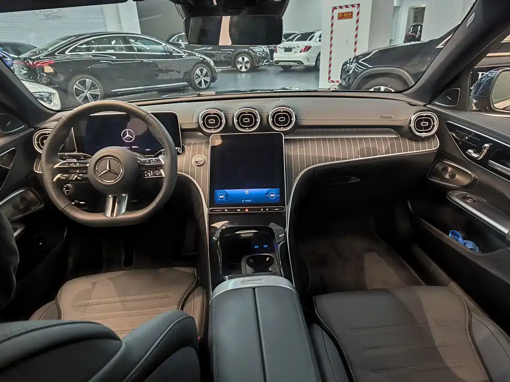 Mercedes-Benz C-Class — миниатюра 11