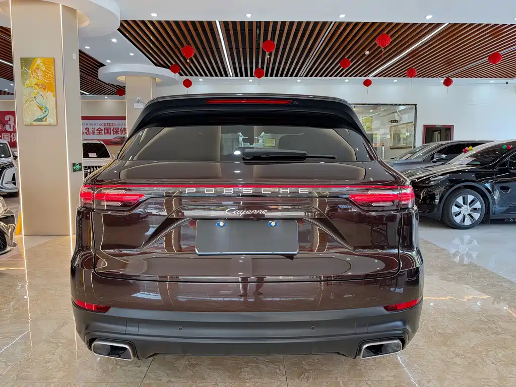 Porsche Cayenne — миниатюра 5