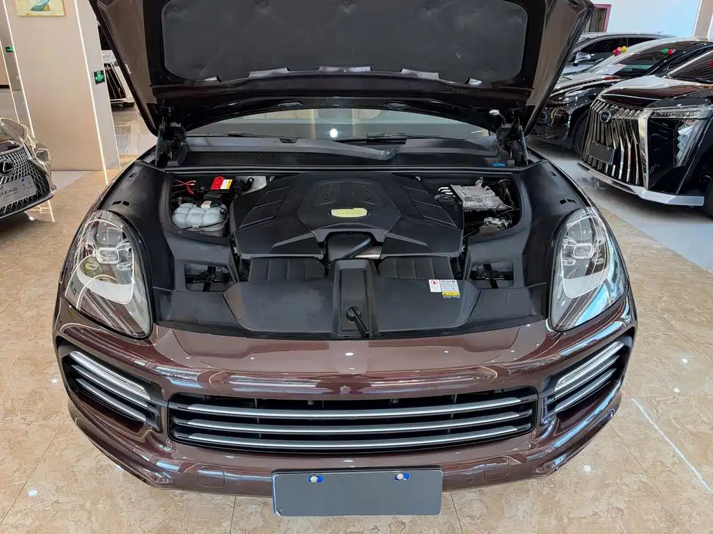 Porsche Cayenne — миниатюра 17