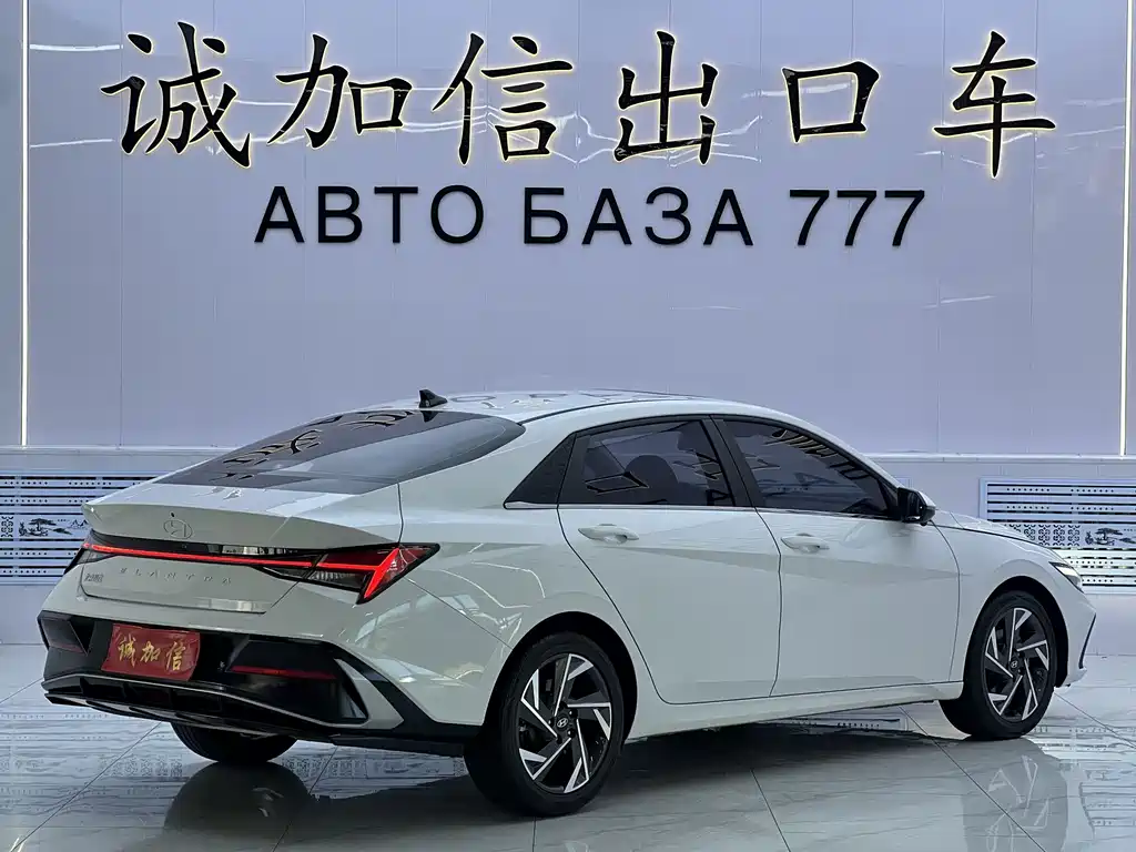 Hyundai Elantra — миниатюра 6