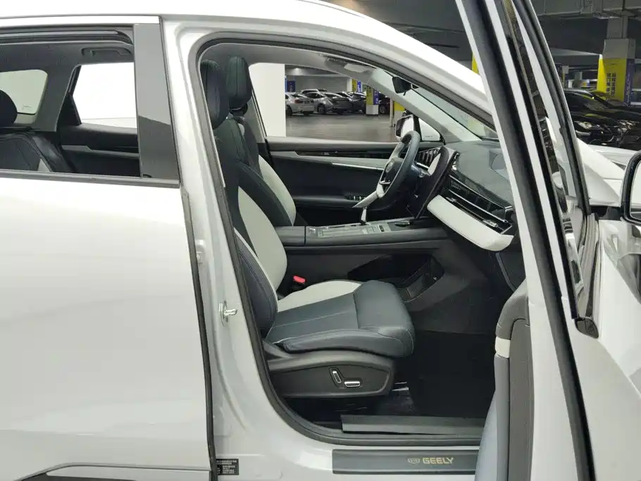 Geely Boyue L — миниатюра 8