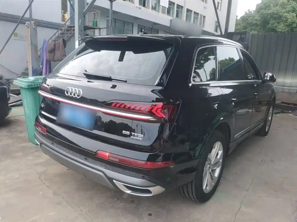 Audi Q7 2023 45 TFSI quattro S line Sport