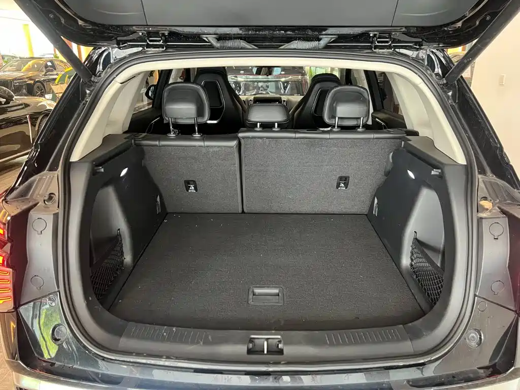 Hongqi Hongqi HS3 PHEV — миниатюра 10