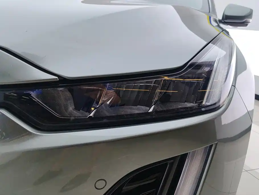 Cadillac CT5 — миниатюра 5
