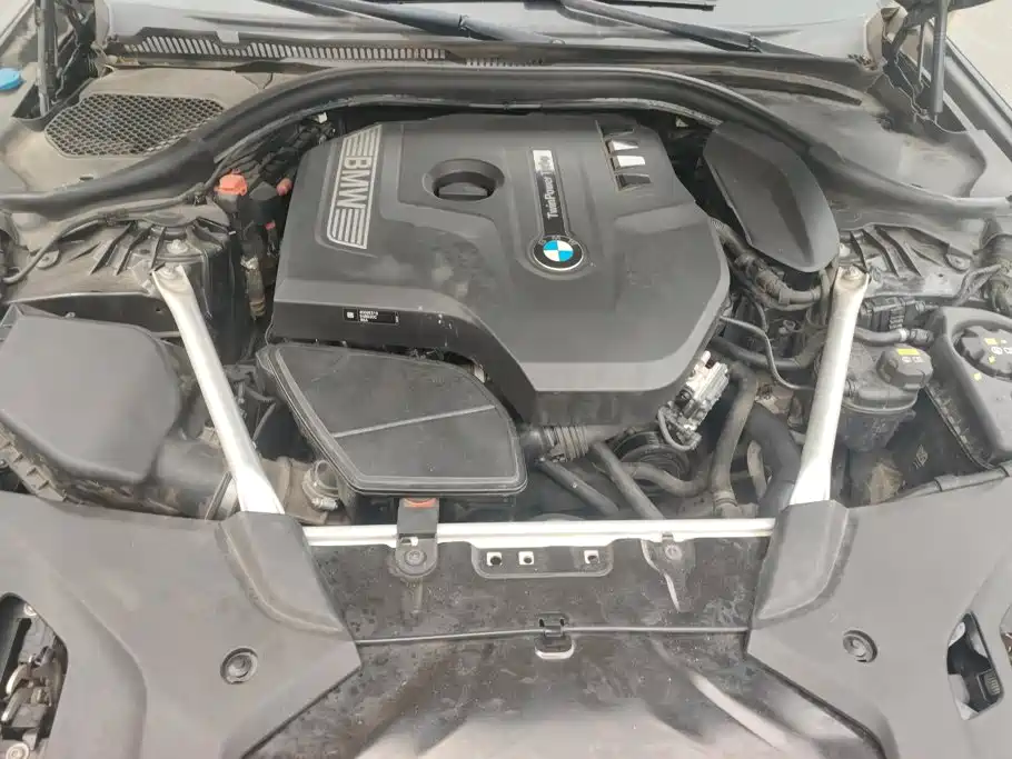 BMW 5 Series — миниатюра 10