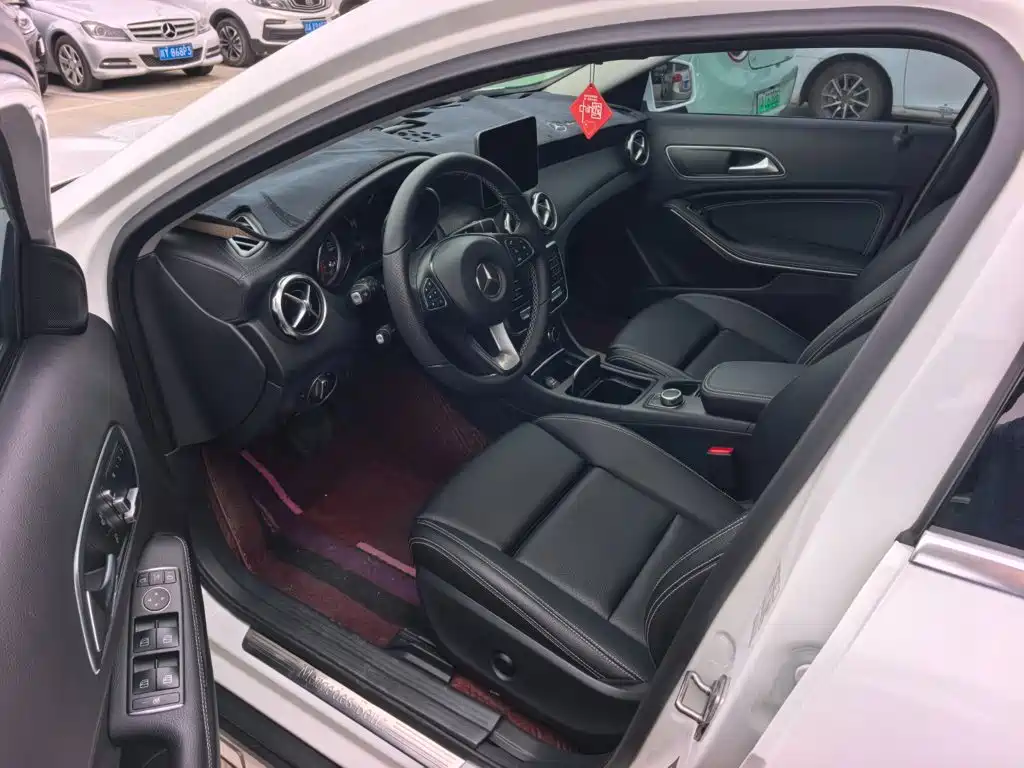 Mercedes-Benz GLA — миниатюра 8
