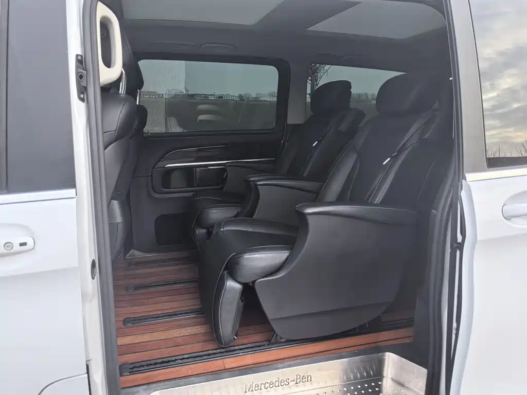 MERCEDES-BENZ V CLASS