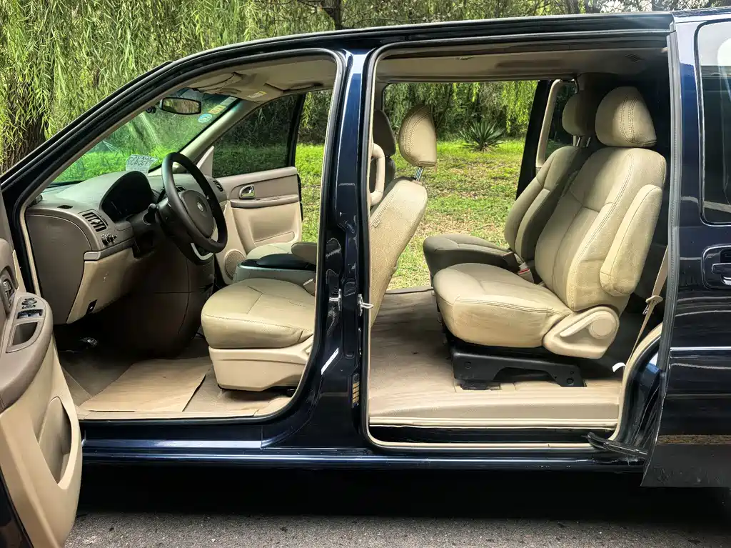 Buick GL8 — миниатюра 10