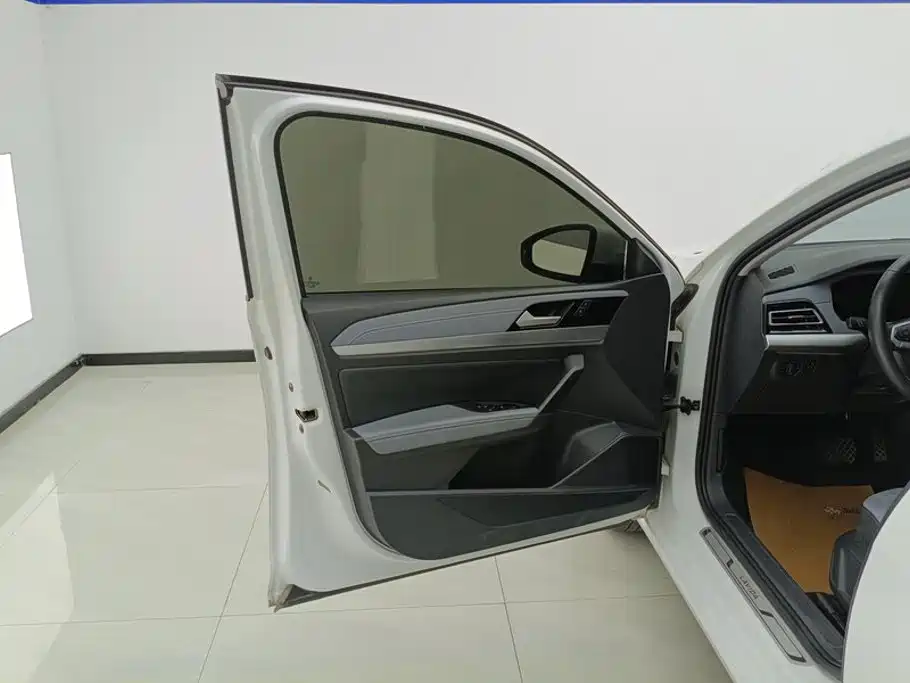 Volkswagen Lavida — миниатюра 7