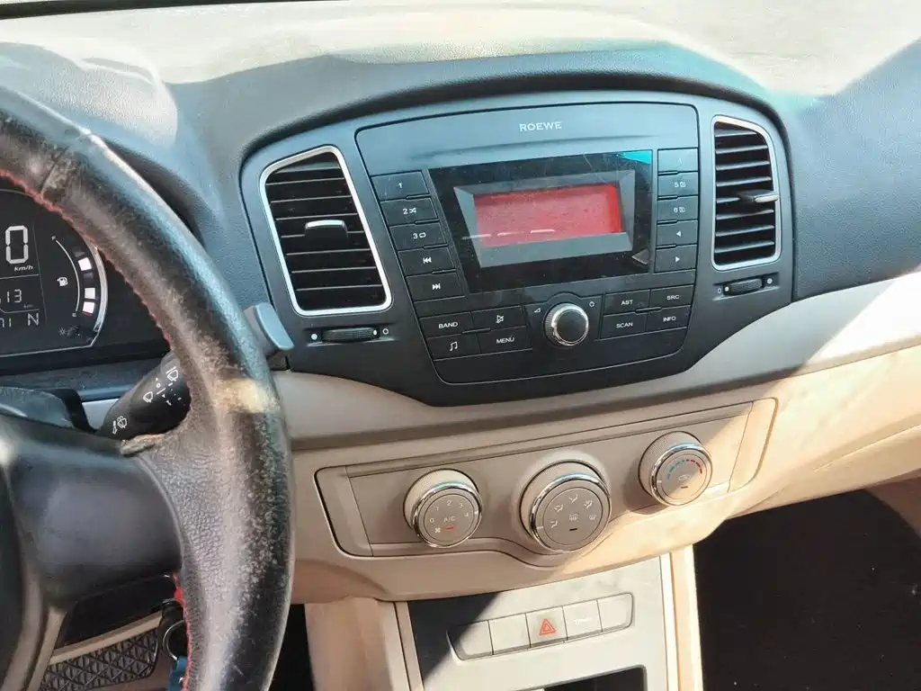 Roewe 350 — миниатюра 6