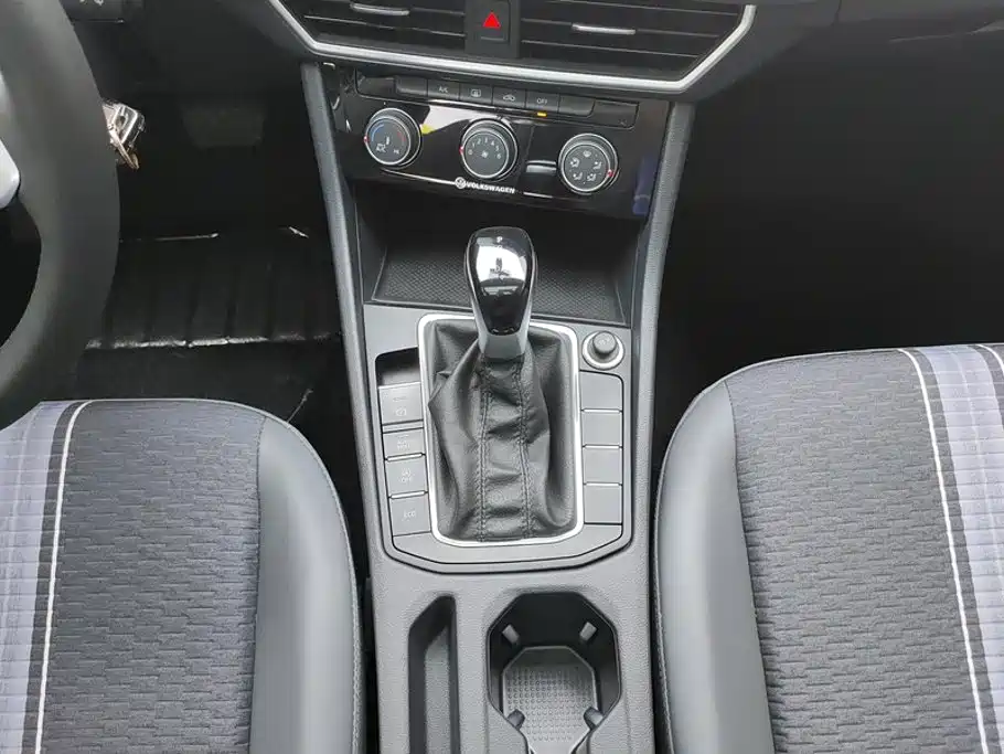 Volkswagen Sagitar — миниатюра 16